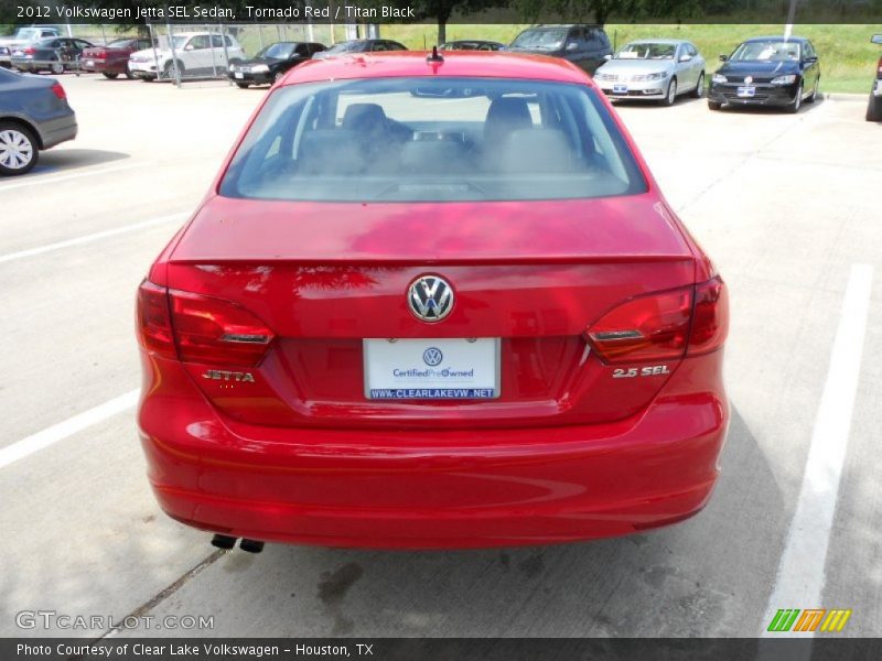 Tornado Red / Titan Black 2012 Volkswagen Jetta SEL Sedan