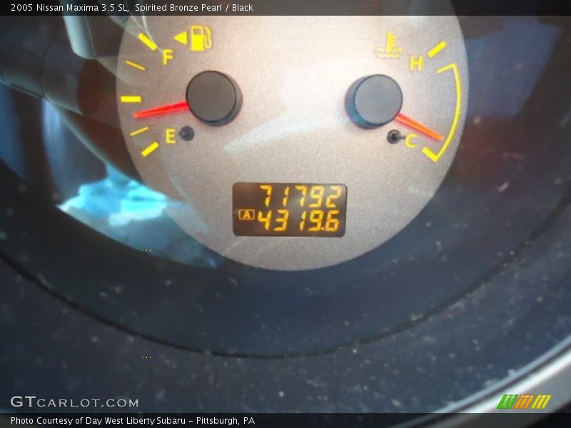 Spirited Bronze Pearl / Black 2005 Nissan Maxima 3.5 SL