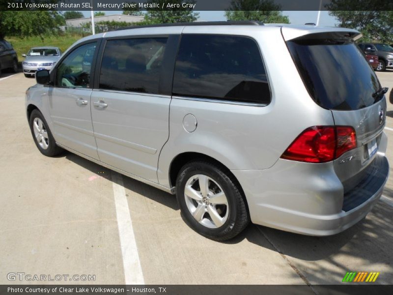 Mercury Silver Metallic / Aero Gray 2011 Volkswagen Routan SEL