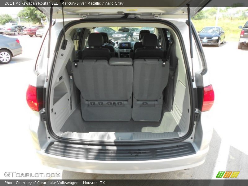 Mercury Silver Metallic / Aero Gray 2011 Volkswagen Routan SEL