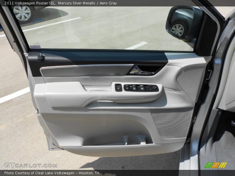 Mercury Silver Metallic / Aero Gray 2011 Volkswagen Routan SEL
