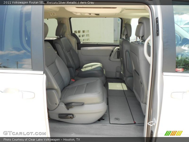 Mercury Silver Metallic / Aero Gray 2011 Volkswagen Routan SEL