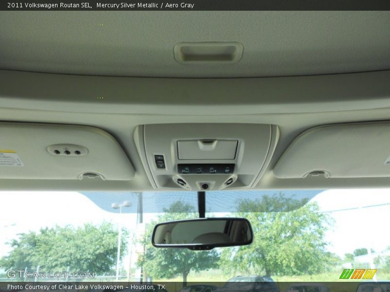 Mercury Silver Metallic / Aero Gray 2011 Volkswagen Routan SEL