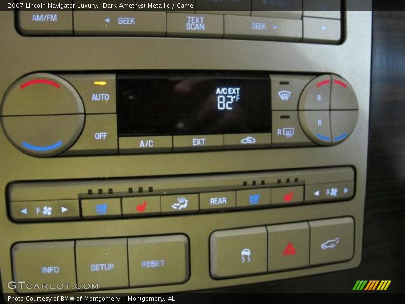 Controls of 2007 Navigator Luxury