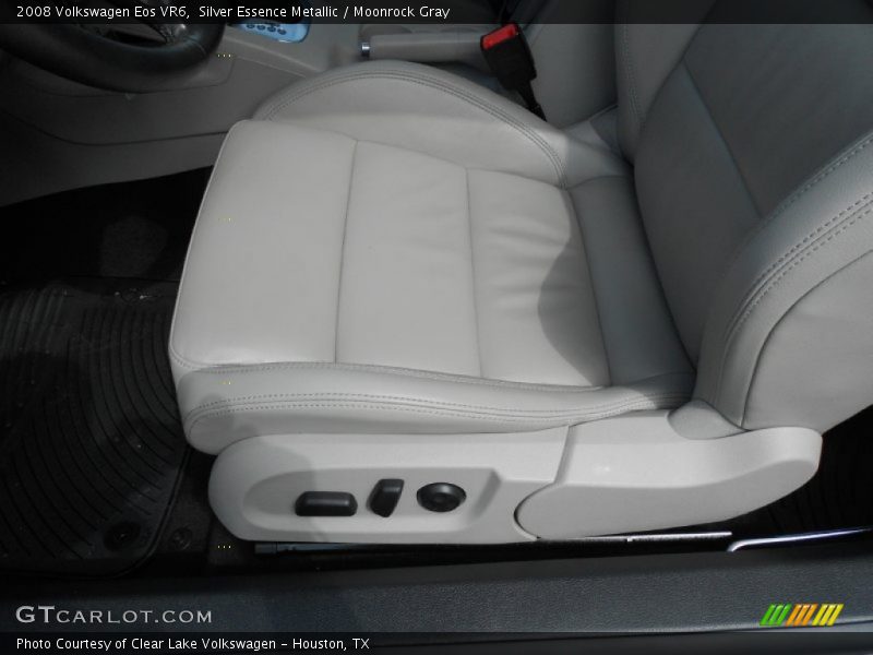 Front Seat of 2008 Eos VR6