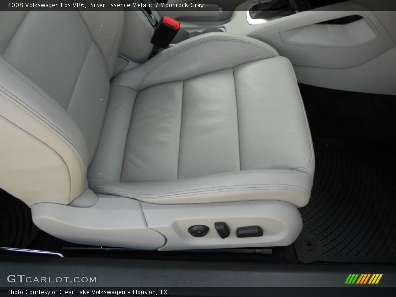 Front Seat of 2008 Eos VR6