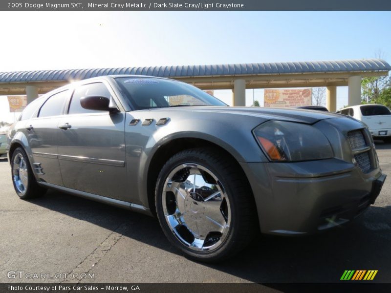 Mineral Gray Metallic / Dark Slate Gray/Light Graystone 2005 Dodge Magnum SXT
