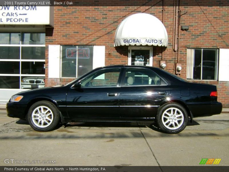 Black / Oak 2001 Toyota Camry XLE V6