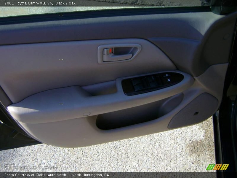 Black / Oak 2001 Toyota Camry XLE V6