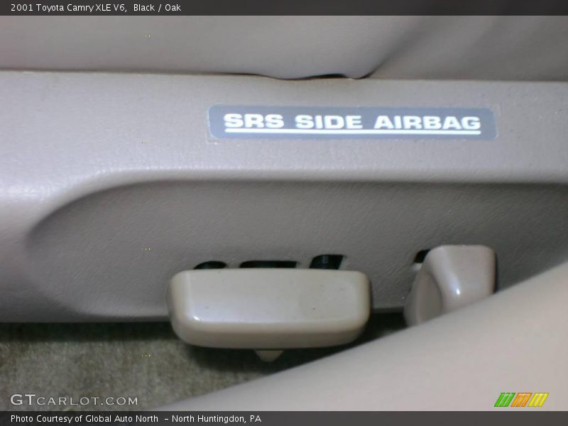 Black / Oak 2001 Toyota Camry XLE V6