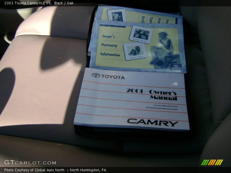 Black / Oak 2001 Toyota Camry XLE V6