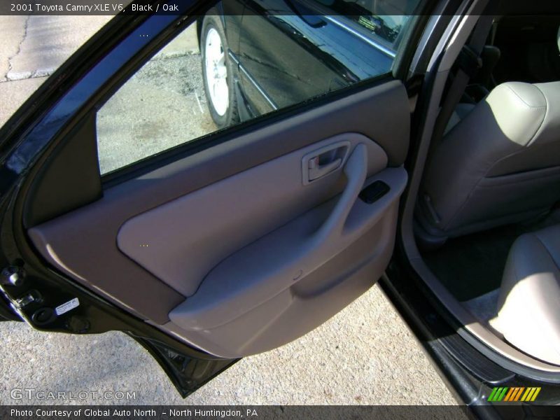 Black / Oak 2001 Toyota Camry XLE V6