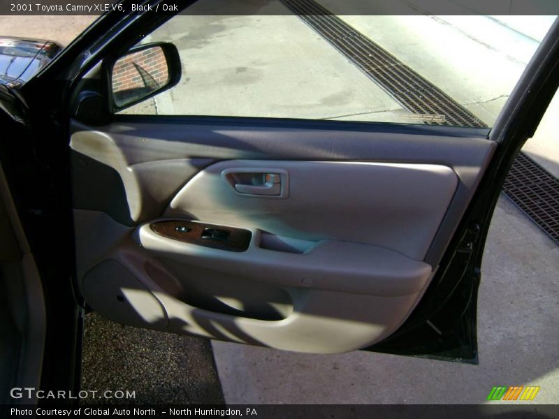 Black / Oak 2001 Toyota Camry XLE V6
