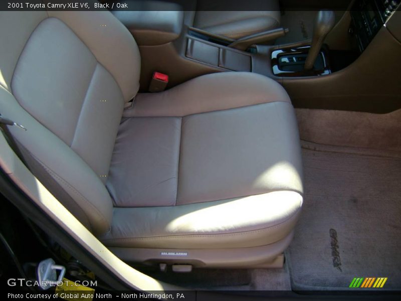 Black / Oak 2001 Toyota Camry XLE V6