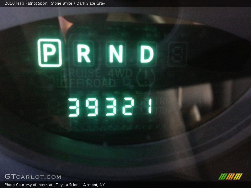 Stone White / Dark Slate Gray 2010 Jeep Patriot Sport