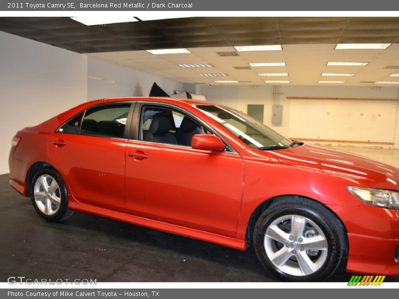 Barcelona Red Metallic / Dark Charcoal 2011 Toyota Camry SE