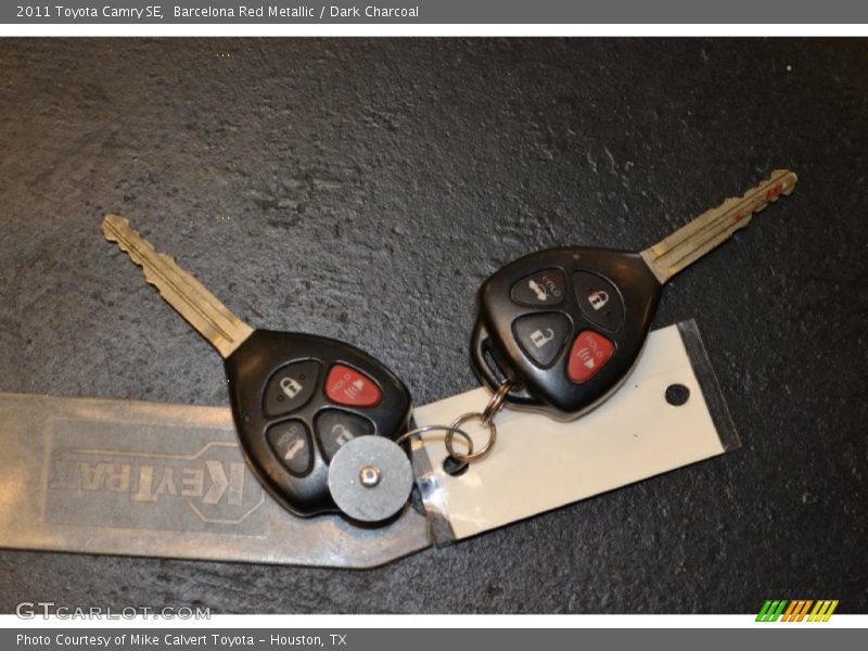 Barcelona Red Metallic / Dark Charcoal 2011 Toyota Camry SE
