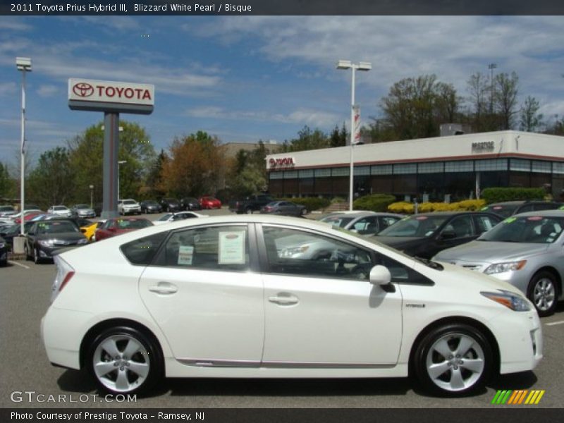 Blizzard White Pearl / Bisque 2011 Toyota Prius Hybrid III