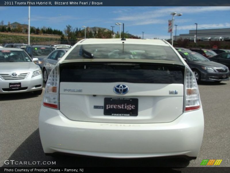 Blizzard White Pearl / Bisque 2011 Toyota Prius Hybrid III
