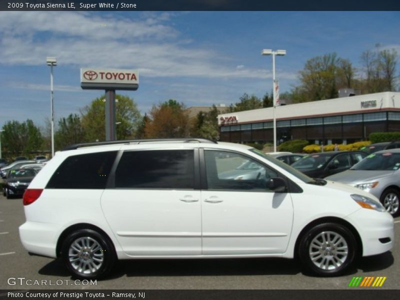 Super White / Stone 2009 Toyota Sienna LE