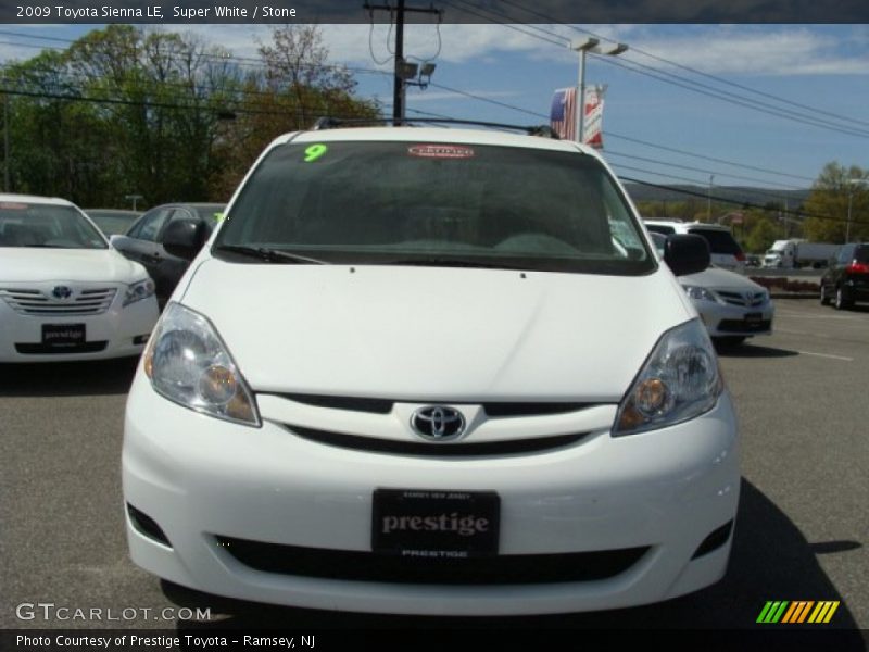 Super White / Stone 2009 Toyota Sienna LE