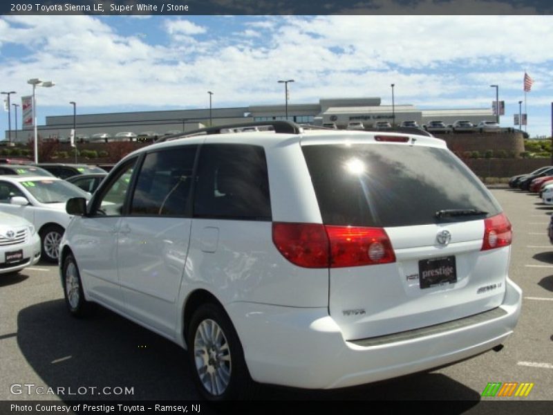 Super White / Stone 2009 Toyota Sienna LE