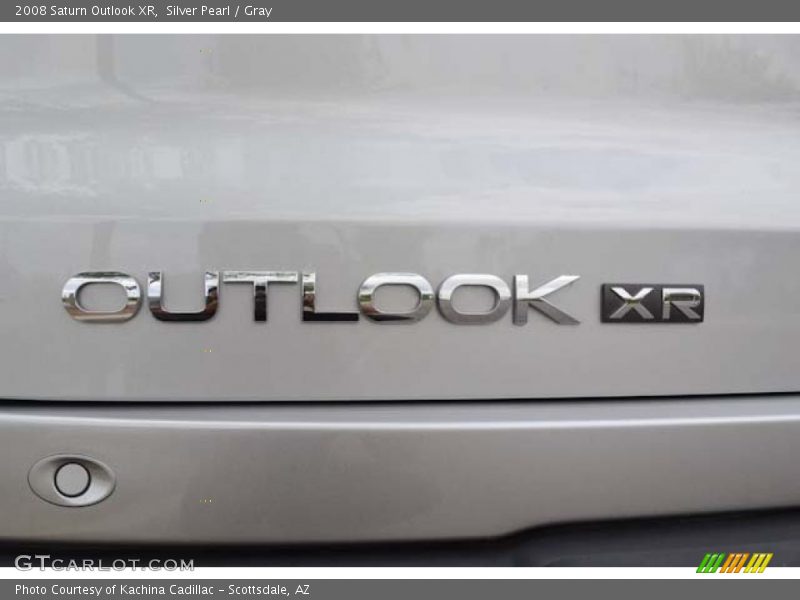 Silver Pearl / Gray 2008 Saturn Outlook XR