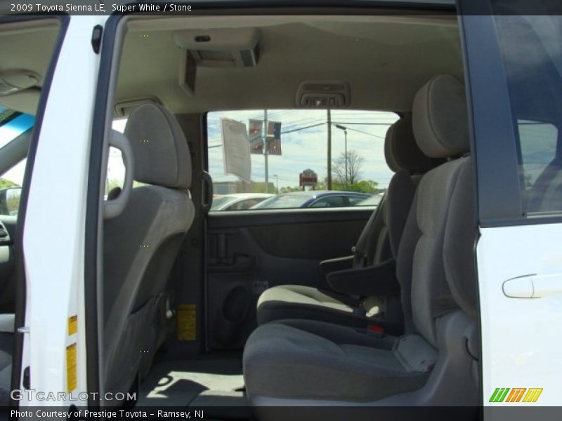 Super White / Stone 2009 Toyota Sienna LE