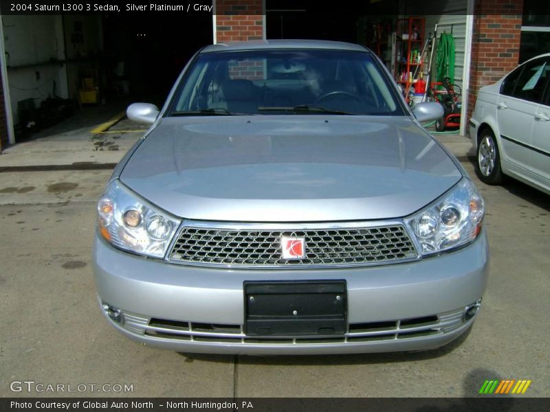 Silver Platinum / Gray 2004 Saturn L300 3 Sedan