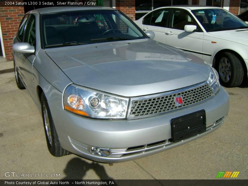 Silver Platinum / Gray 2004 Saturn L300 3 Sedan