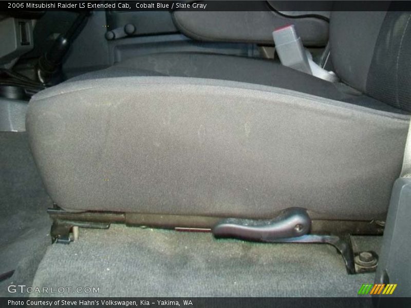 Cobalt Blue / Slate Gray 2006 Mitsubishi Raider LS Extended Cab