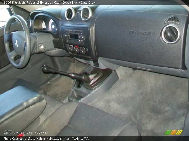 Cobalt Blue / Slate Gray 2006 Mitsubishi Raider LS Extended Cab