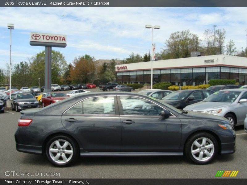 Magnetic Gray Metallic / Charcoal 2009 Toyota Camry SE