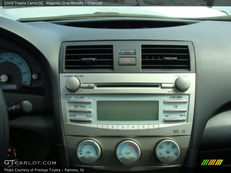 Magnetic Gray Metallic / Charcoal 2009 Toyota Camry SE