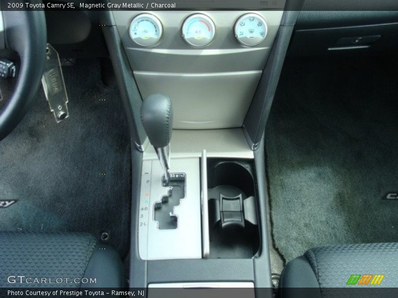 Magnetic Gray Metallic / Charcoal 2009 Toyota Camry SE