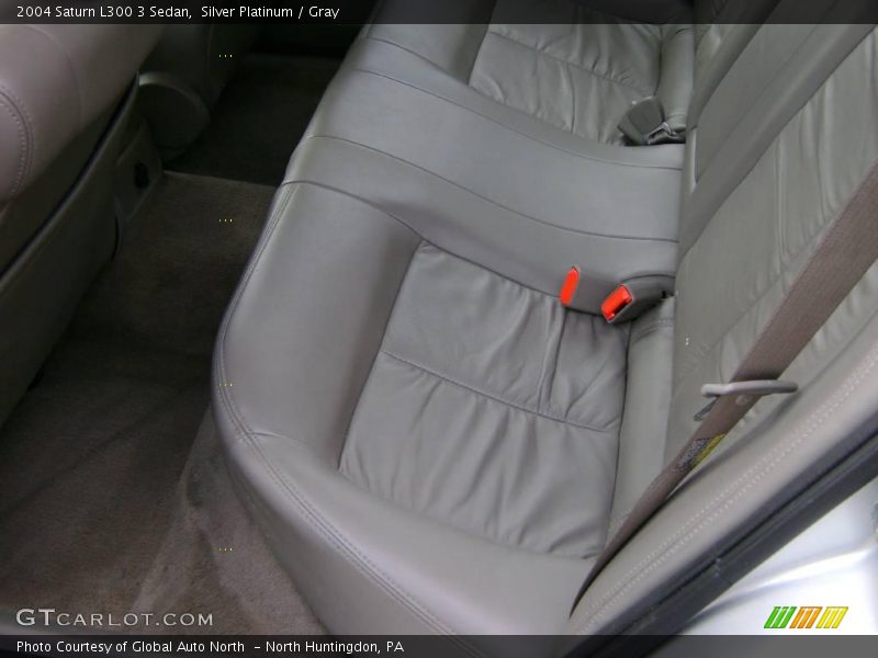 Silver Platinum / Gray 2004 Saturn L300 3 Sedan