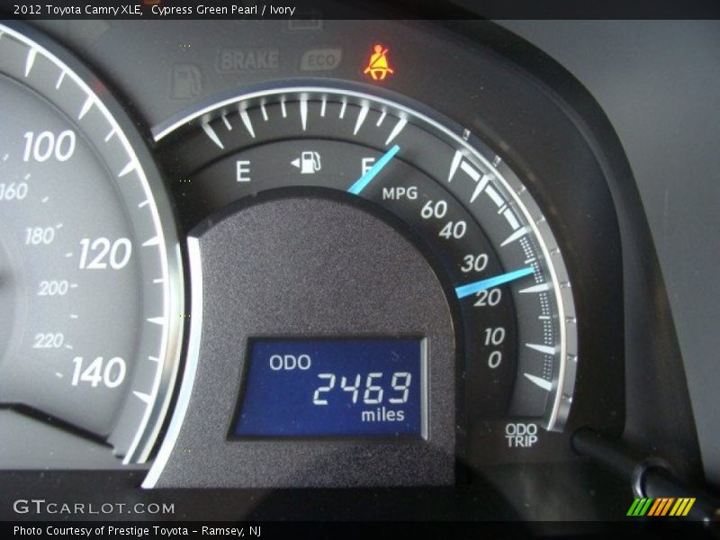 Cypress Green Pearl / Ivory 2012 Toyota Camry XLE