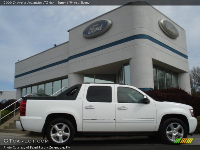 Summit White / Ebony 2009 Chevrolet Avalanche LTZ 4x4