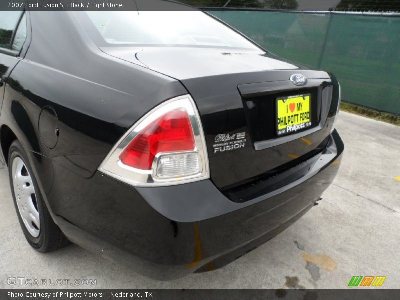 Black / Light Stone 2007 Ford Fusion S