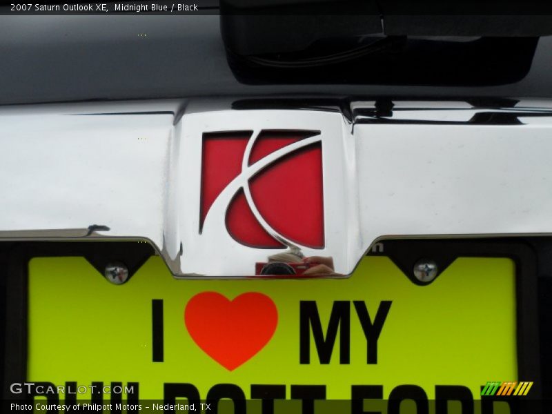 Midnight Blue / Black 2007 Saturn Outlook XE