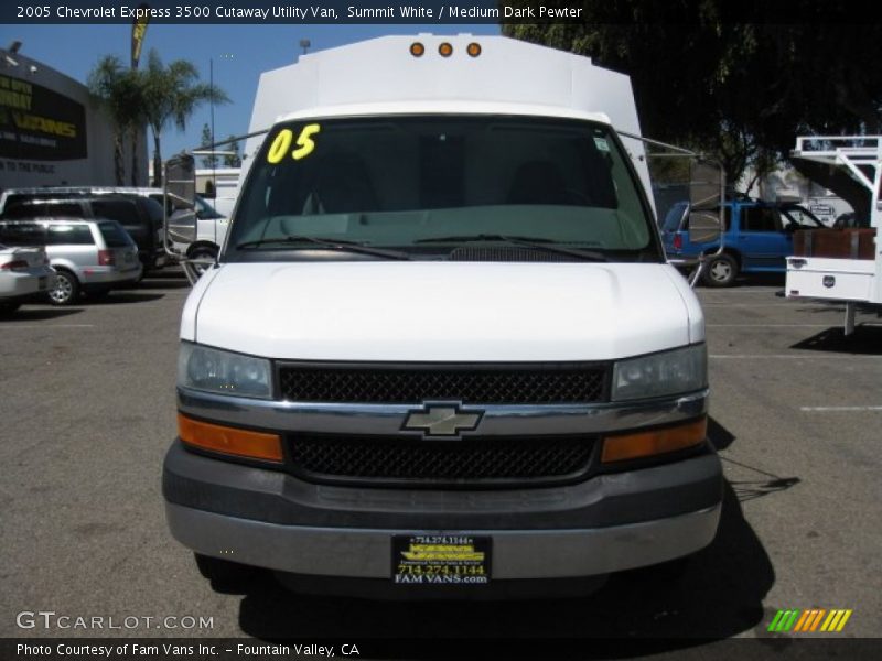Summit White / Medium Dark Pewter 2005 Chevrolet Express 3500 Cutaway Utility Van