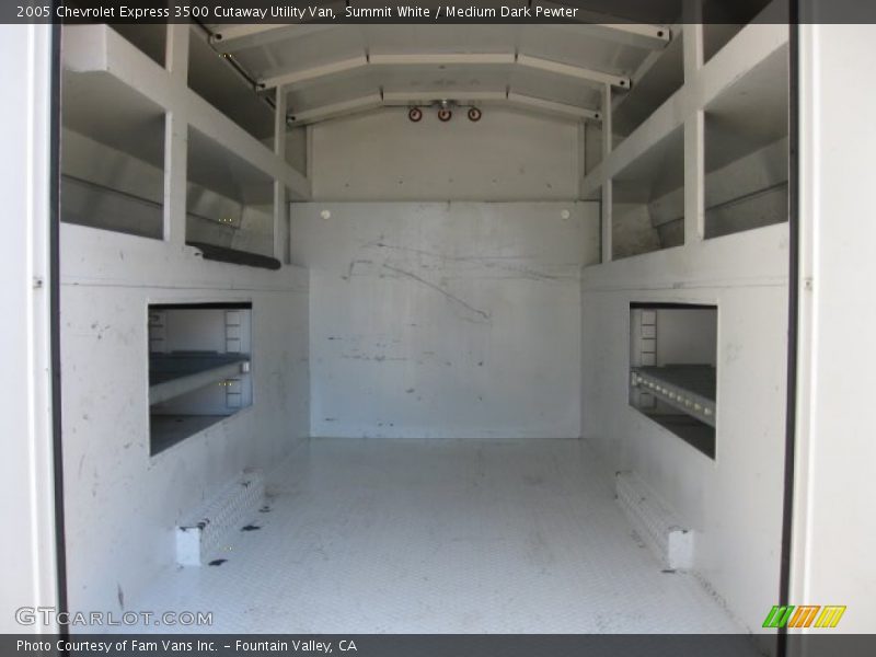 Summit White / Medium Dark Pewter 2005 Chevrolet Express 3500 Cutaway Utility Van