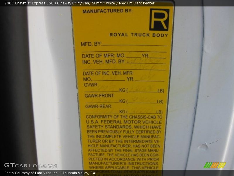 Summit White / Medium Dark Pewter 2005 Chevrolet Express 3500 Cutaway Utility Van