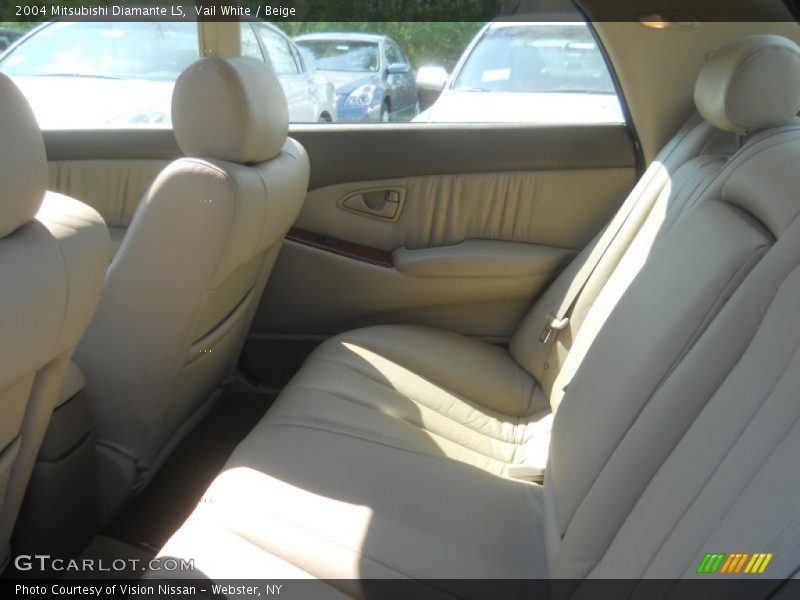 Vail White / Beige 2004 Mitsubishi Diamante LS