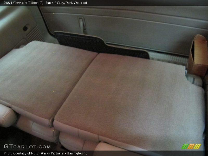 Black / Gray/Dark Charcoal 2004 Chevrolet Tahoe LT