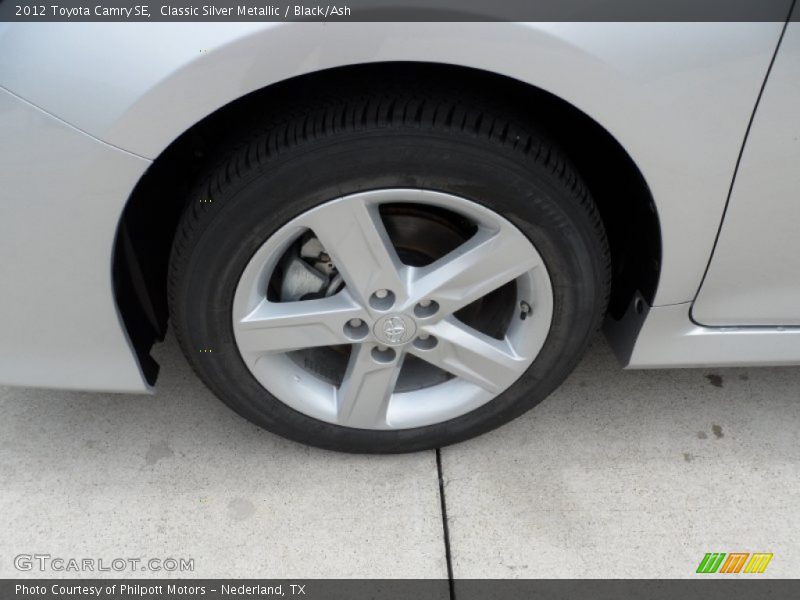 Classic Silver Metallic / Black/Ash 2012 Toyota Camry SE
