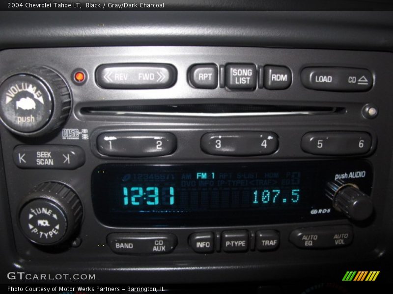 Black / Gray/Dark Charcoal 2004 Chevrolet Tahoe LT