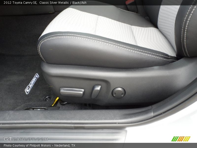 Classic Silver Metallic / Black/Ash 2012 Toyota Camry SE