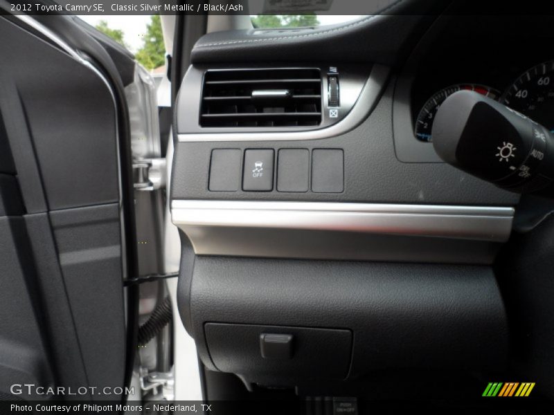 Classic Silver Metallic / Black/Ash 2012 Toyota Camry SE