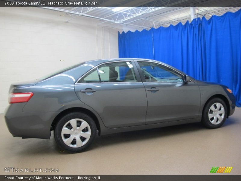 Magnetic Gray Metallic / Ash 2009 Toyota Camry LE